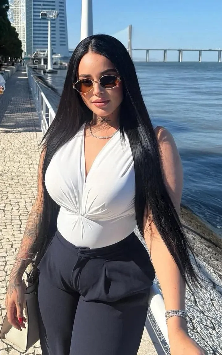 675794226 | SALOME | Chica