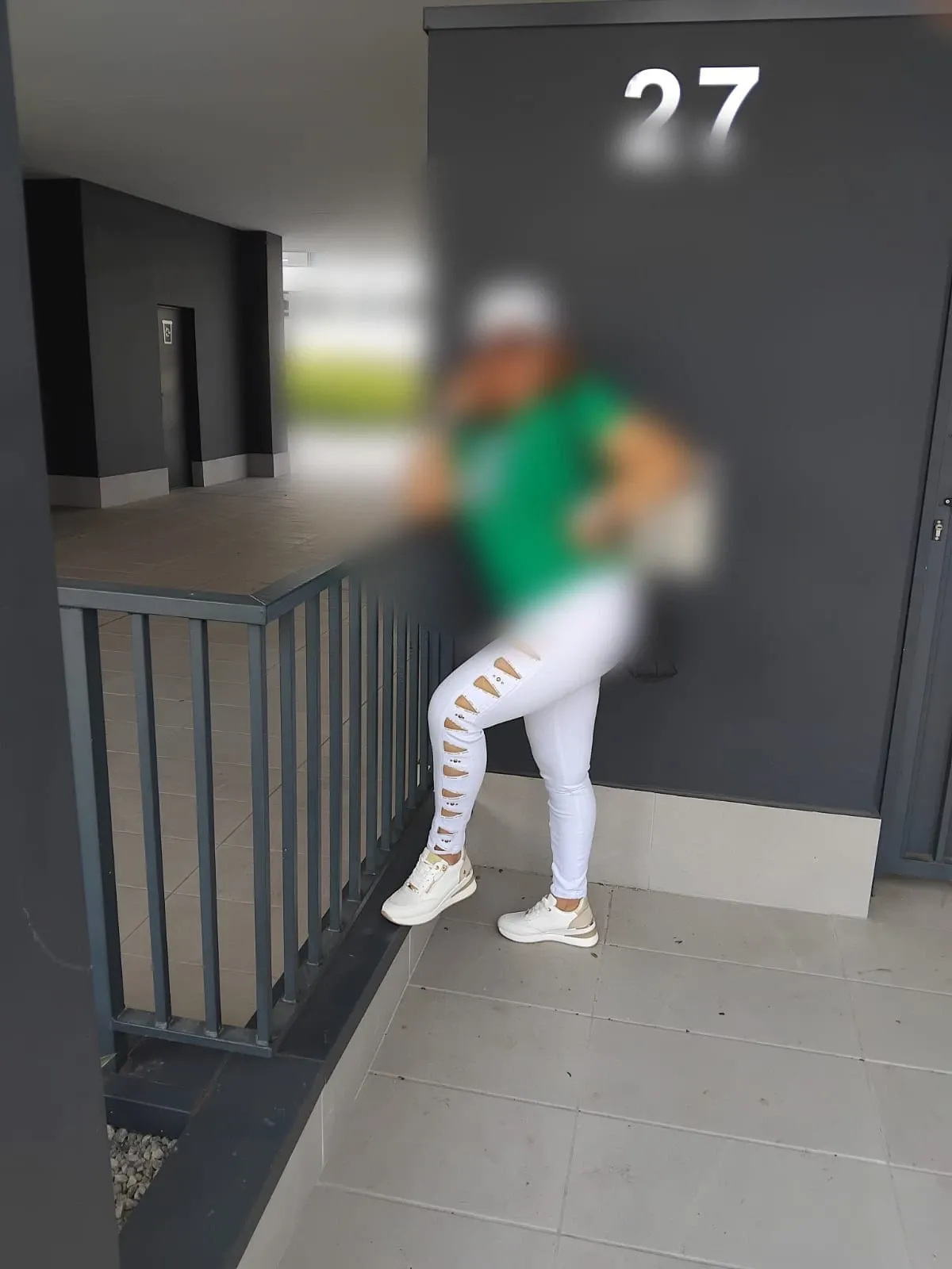 642043975 | CRISTAL | Chica