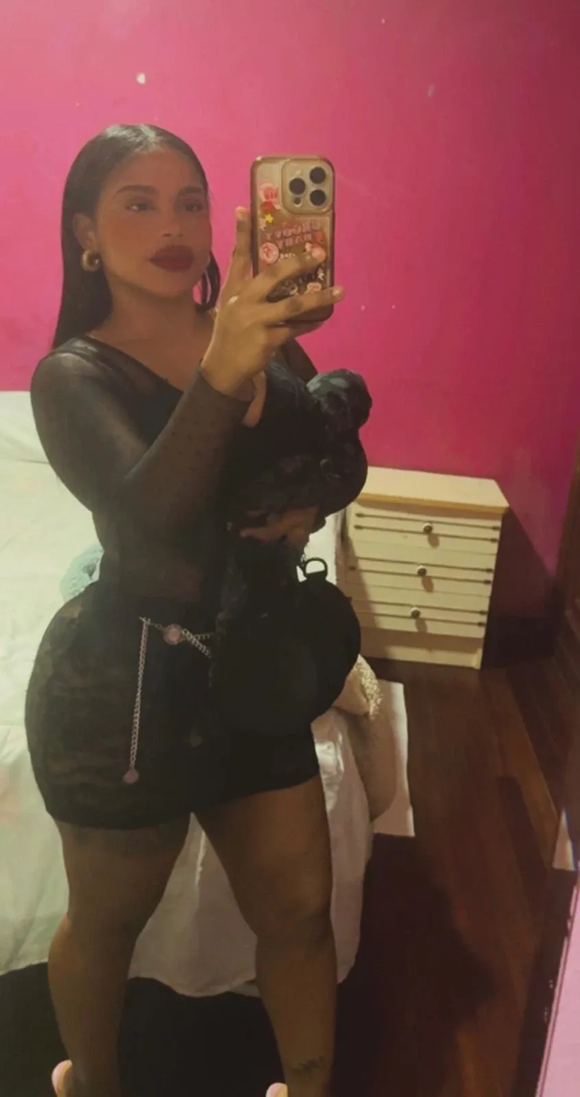 742040957 | ISABELA | Chica