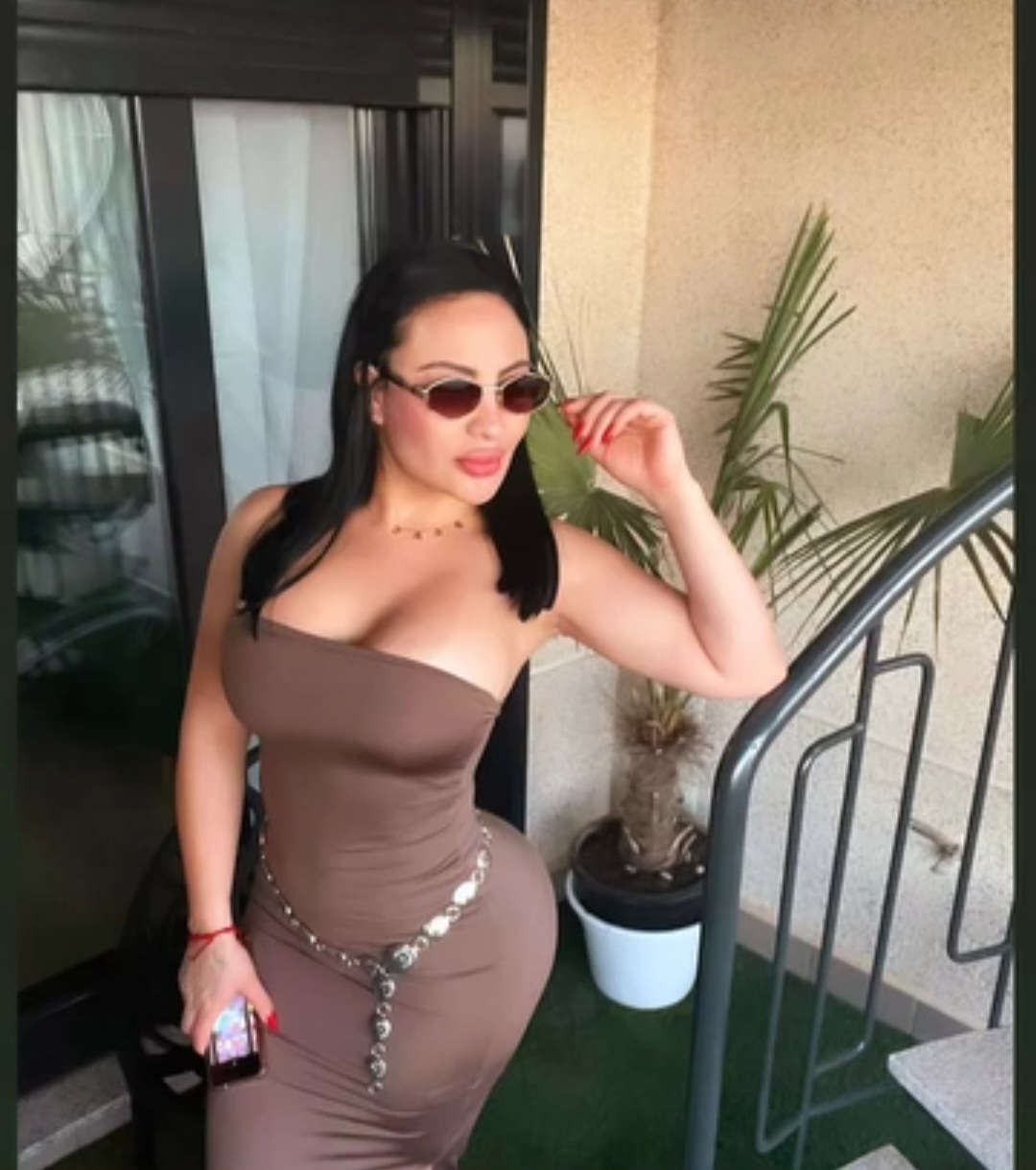 674810105 | NICOLE | Chica