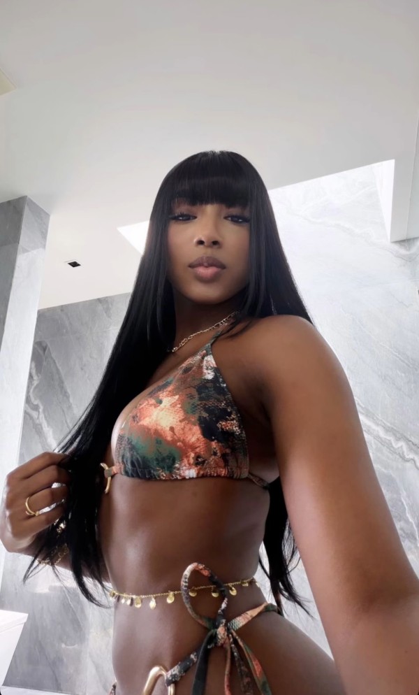 631477830 | ZOE | Chica