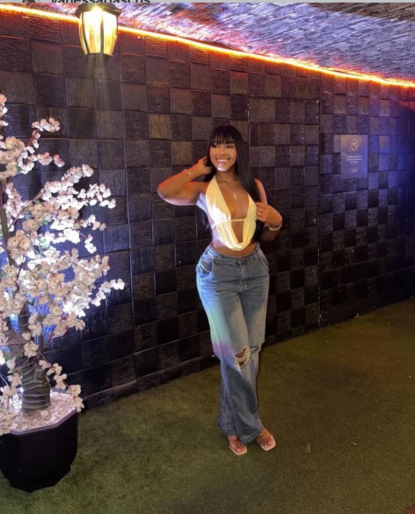 631477830 | ZOE | Chica