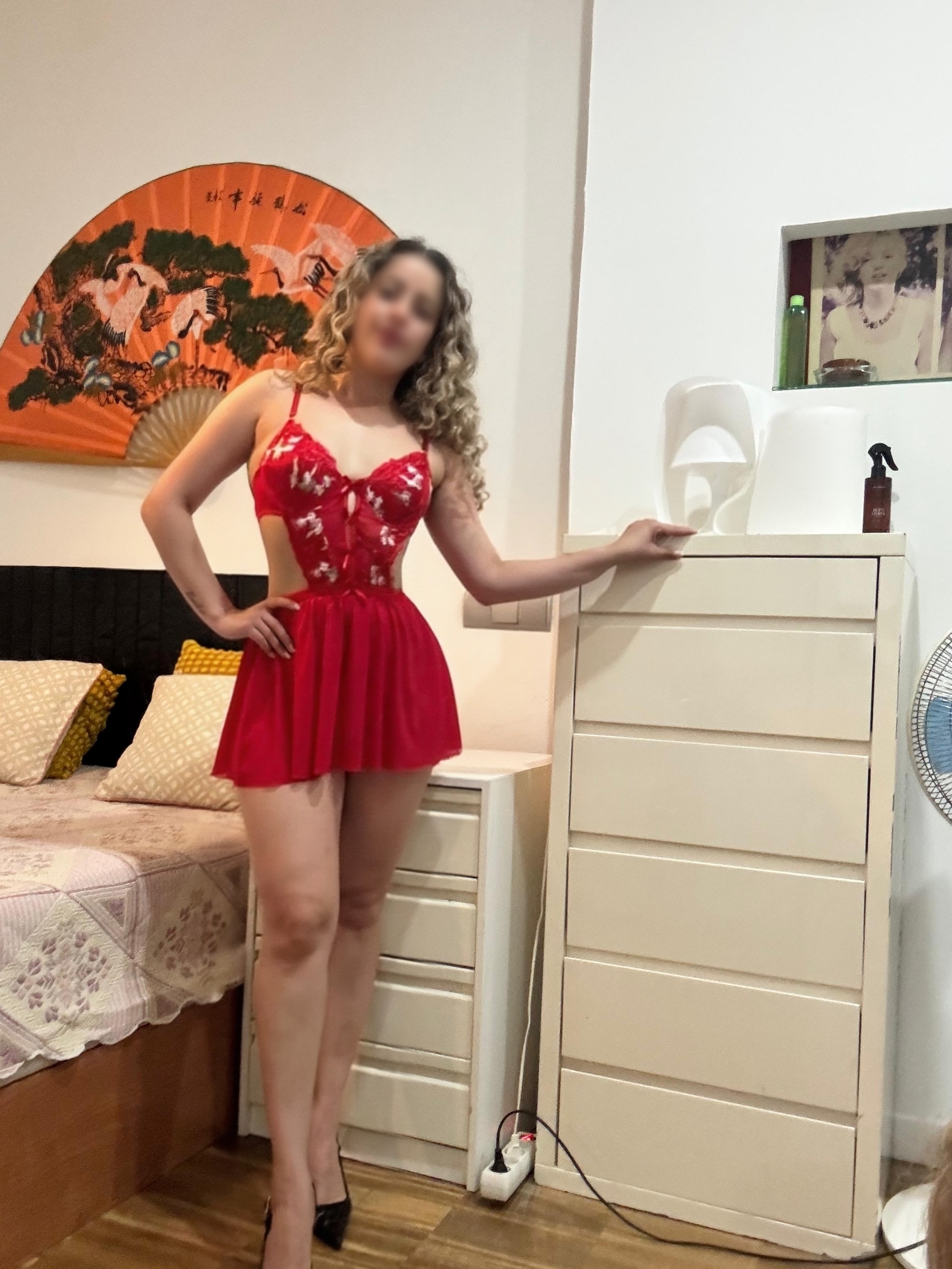 613423255 | SOFIA | Chica