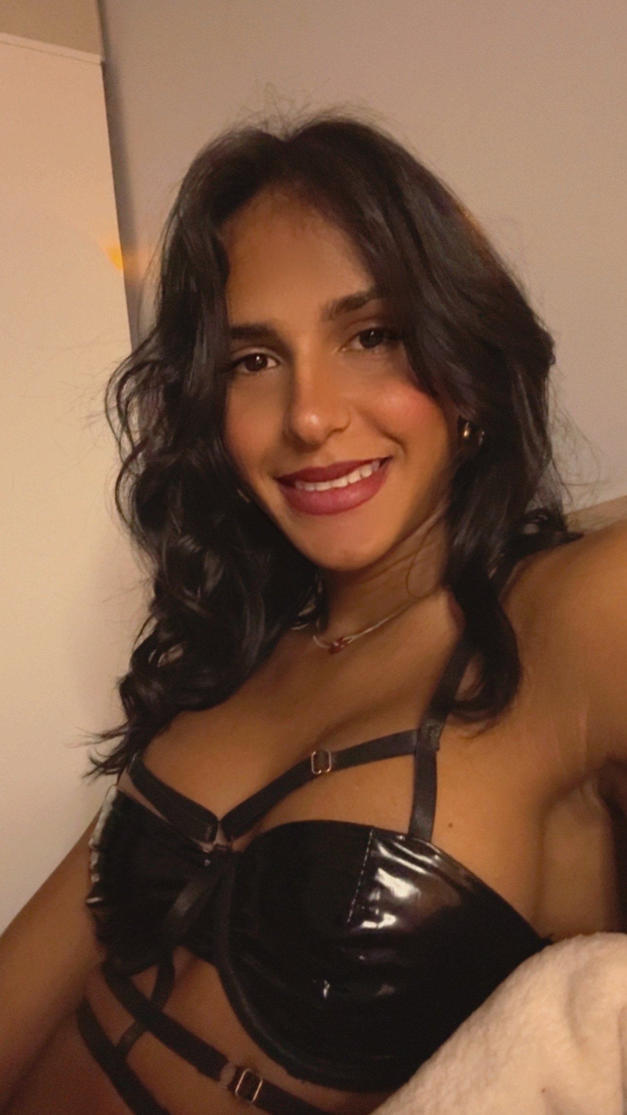 643967775 | ALEJANDRA | Transexual