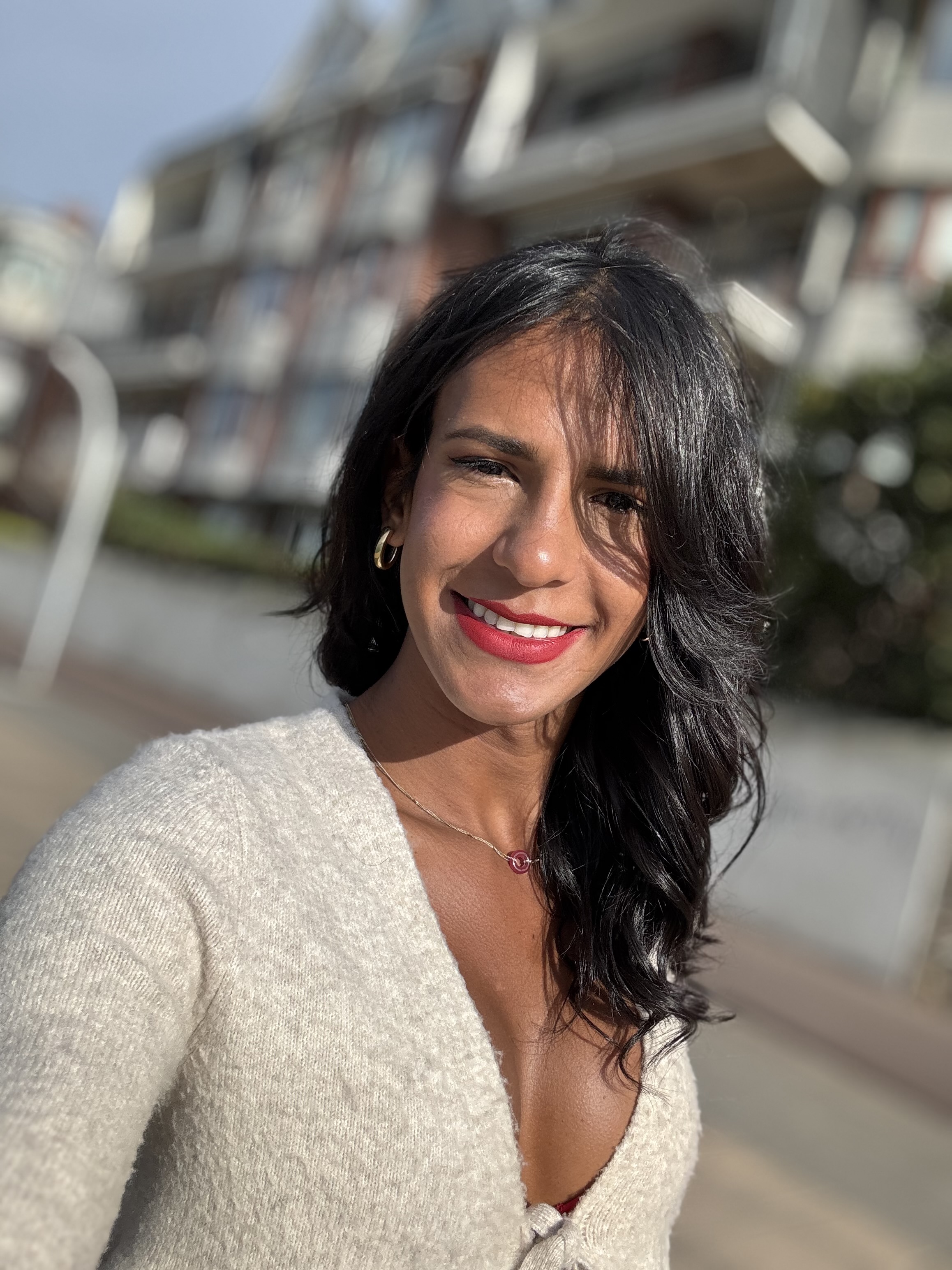 643967775 | ALEJANDRA | Transexual