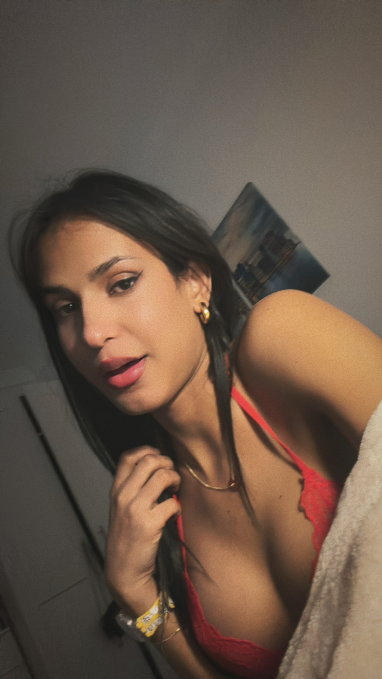 643967775 | ALEJANDRA | Transexual