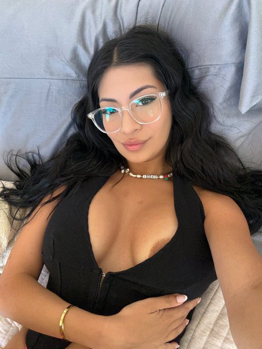 612356965 | STRELLA | Chica