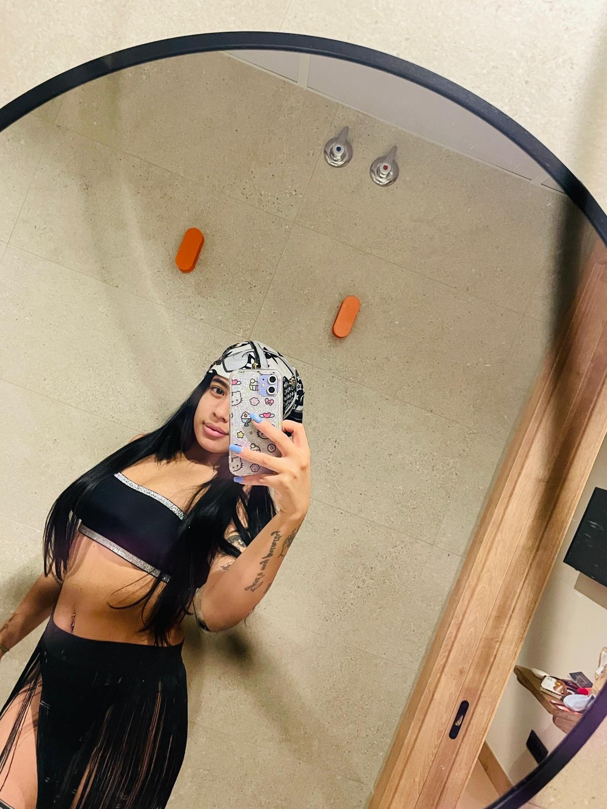 604267002 | ABRIL | Chica