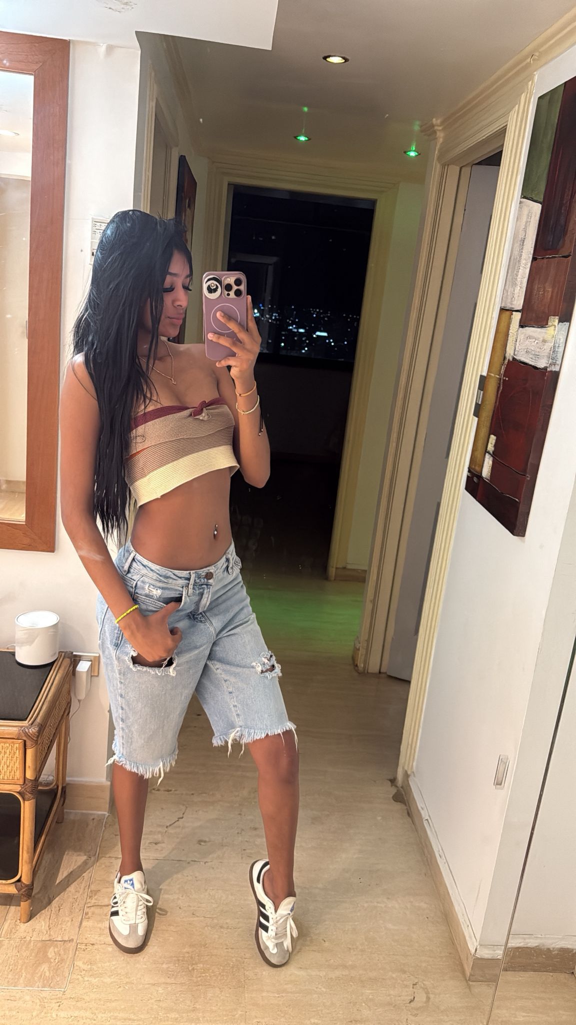 624551411 | CHARLOTT | Chica