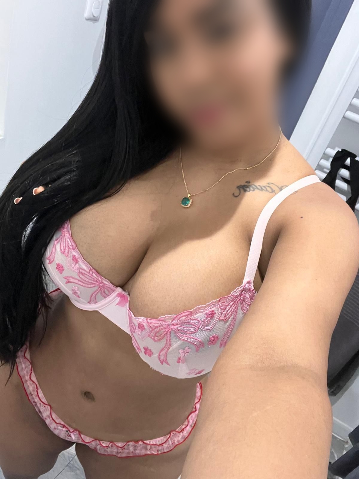 642058087 | BELLA | Chica