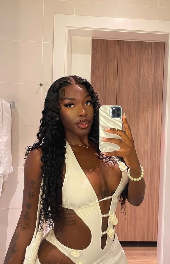 634301207 | SARA | Chica