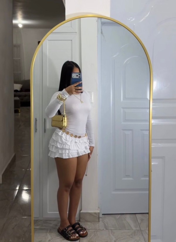 663435527 | ELSA | Chica