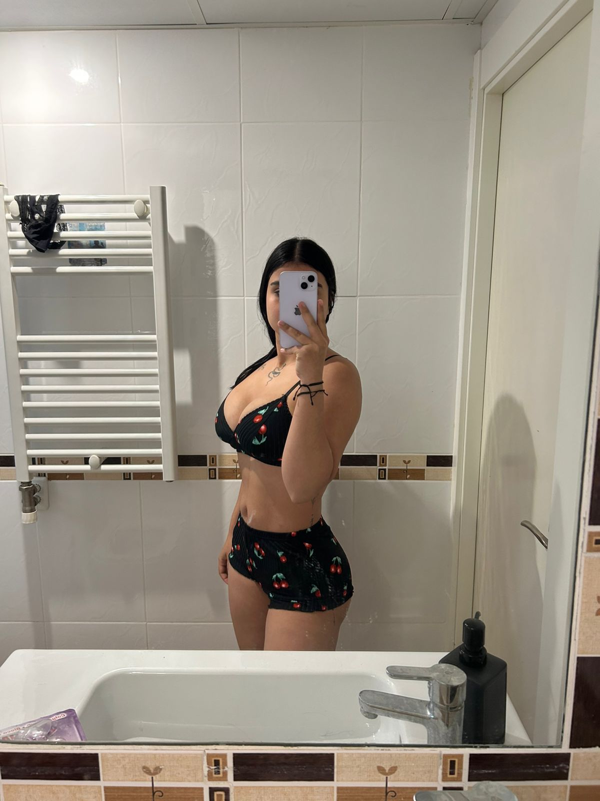 632648455 | MIA | Chica