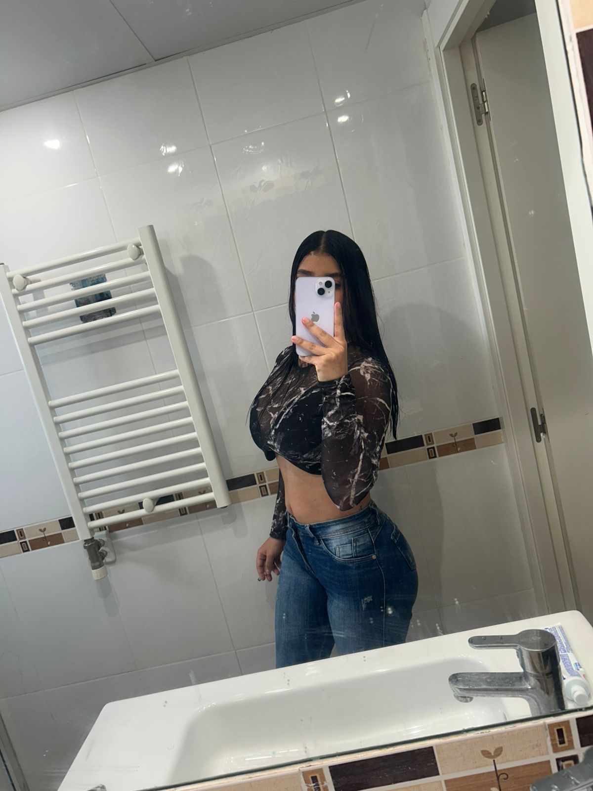 632648455 | MIA | Chica