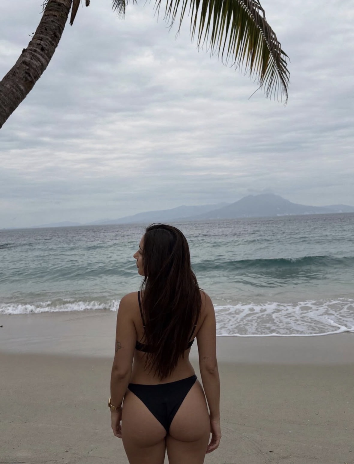 603103242 | MICHEL | Chica