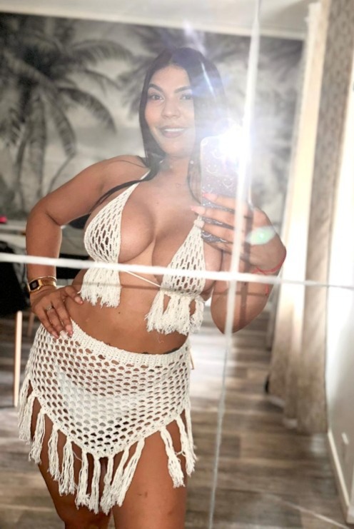 635422827 | MIA | Chica