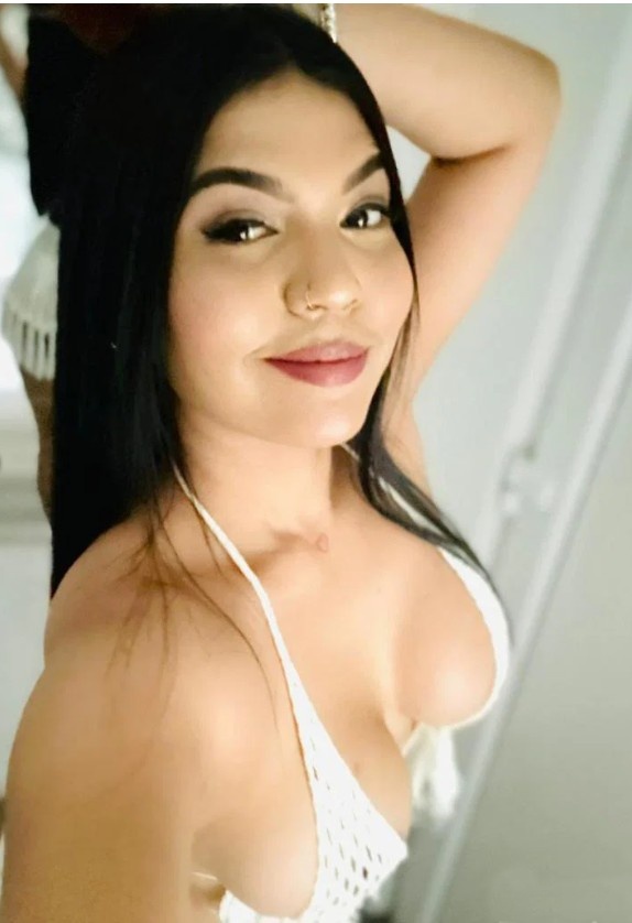 635422827 | MIA | Chica