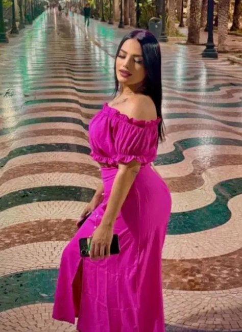 612481770 | SOFI | Chica