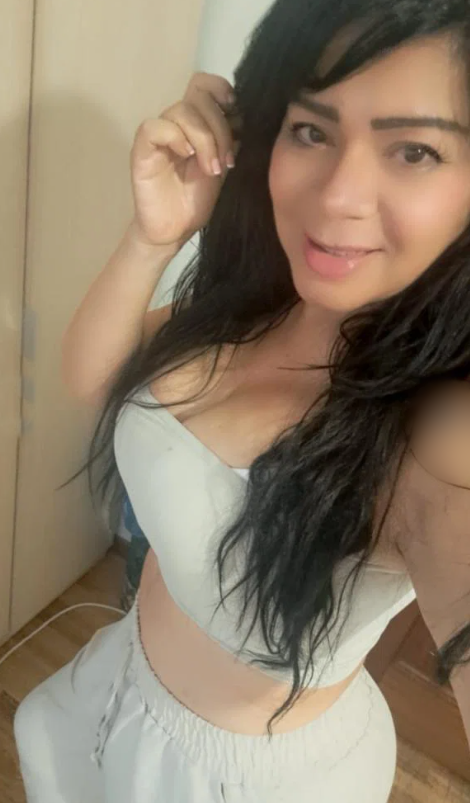 632116562 | COLOMBIANA | Chica