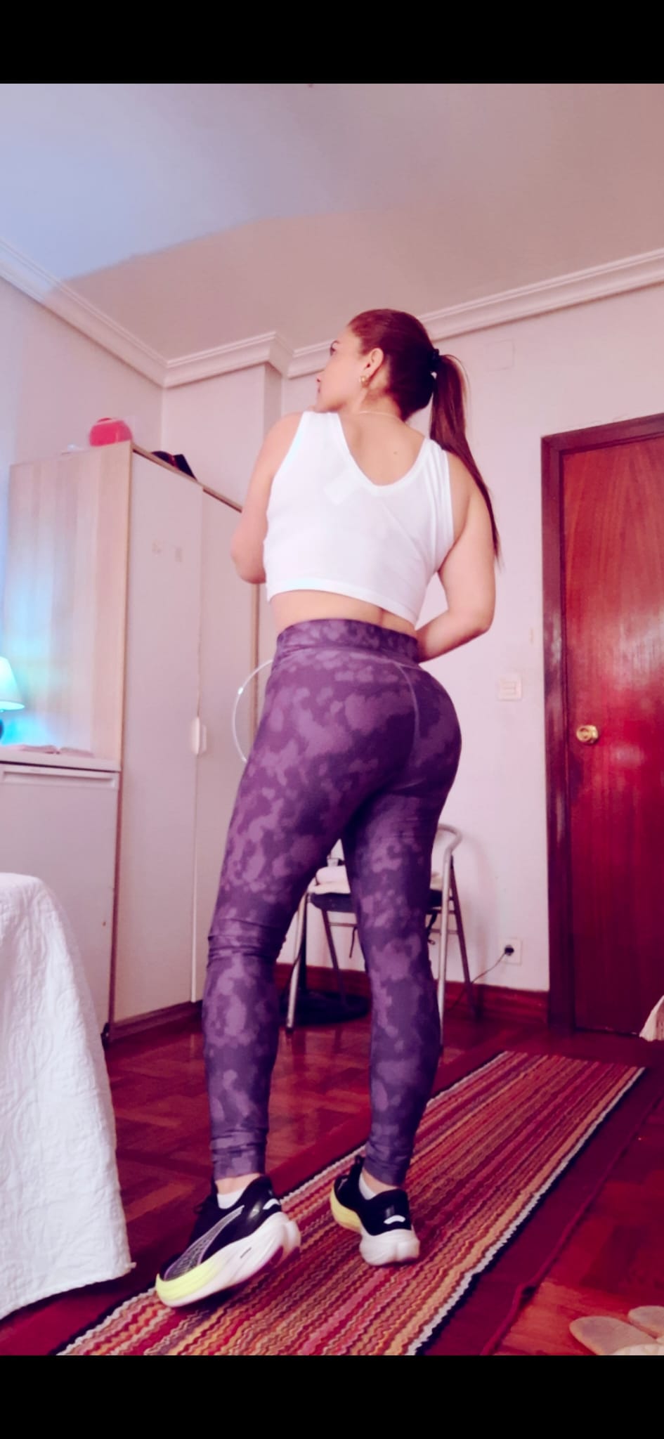 631563867 | SOFIA | Chica