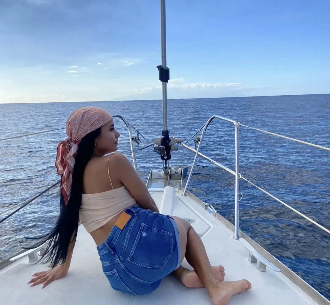 643484208 | Alejandra | Chica