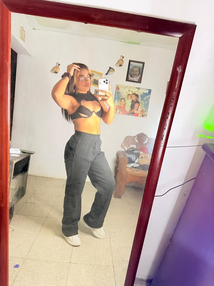 615616230 | SHARON | Chica