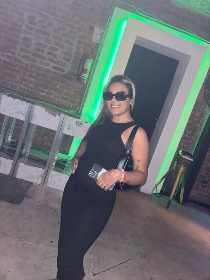 615616230 | SHARON | Chica