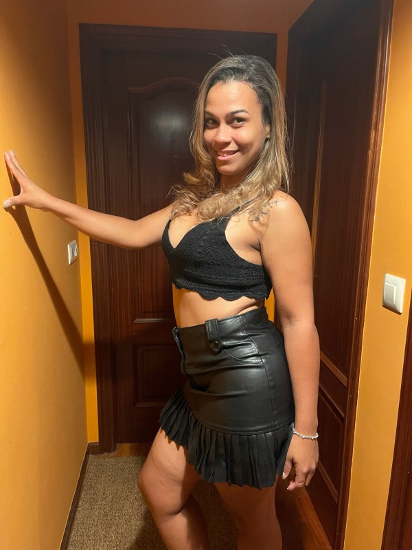 645481809 | ELENA | Chica