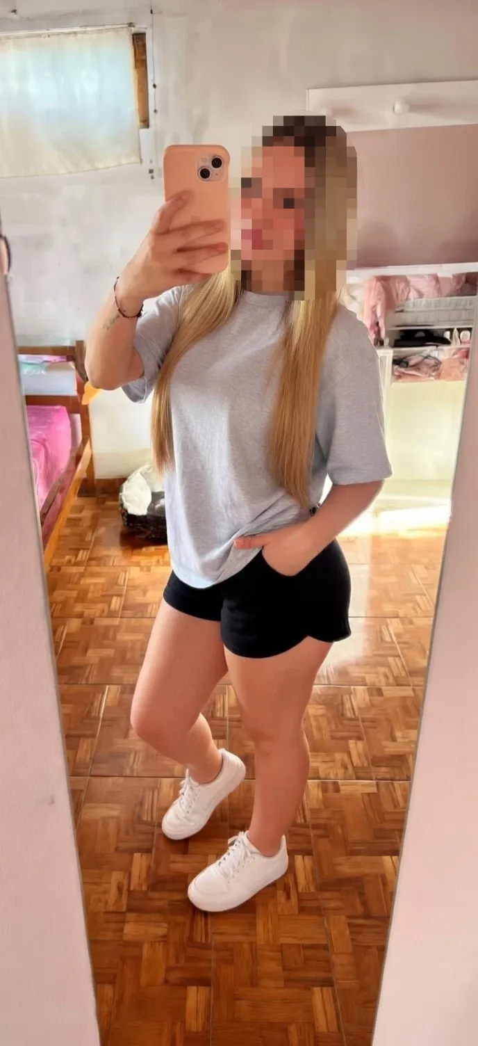602384530 | LUCIA | Chica