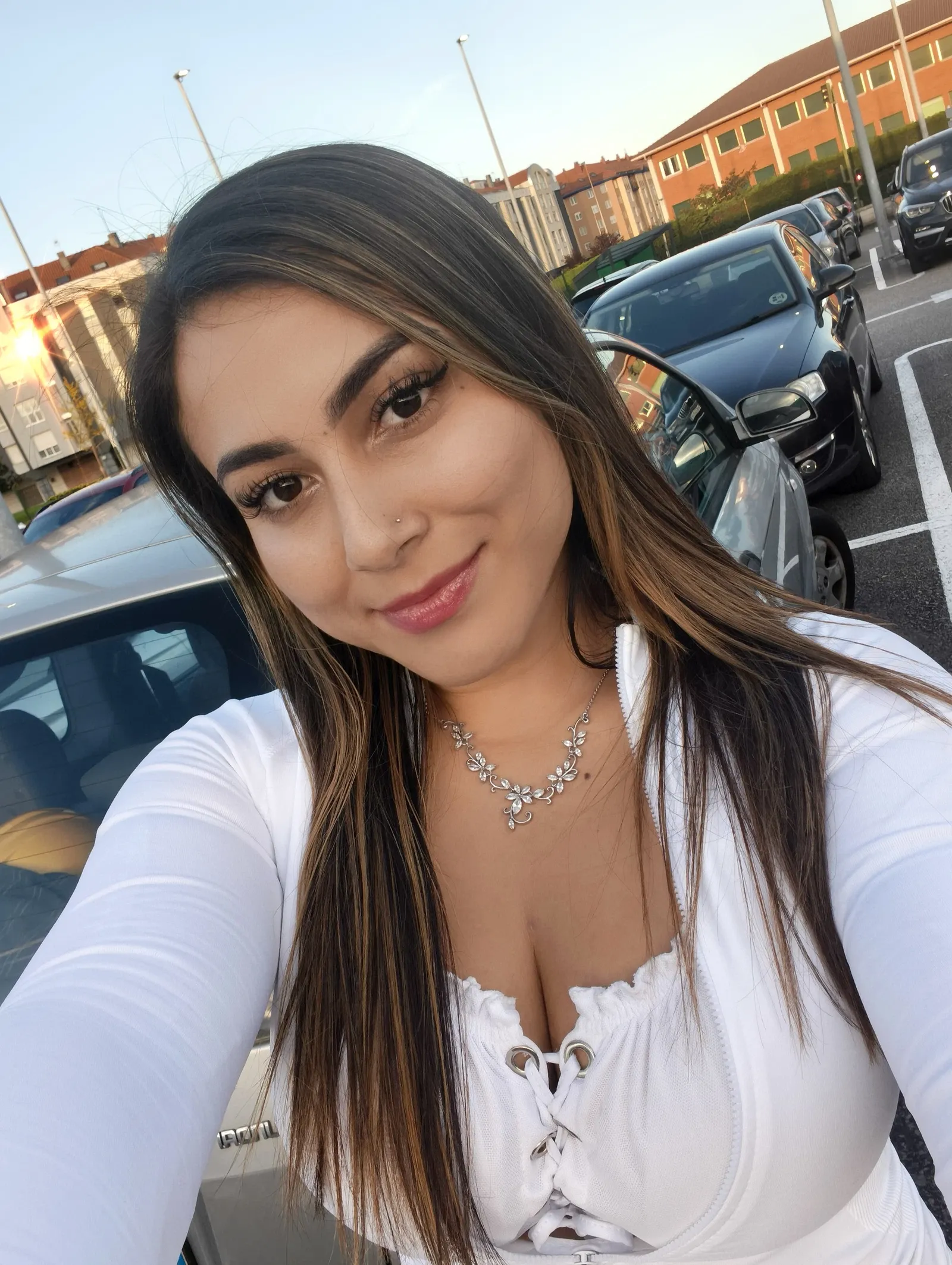 641115051 | ARY | Chica