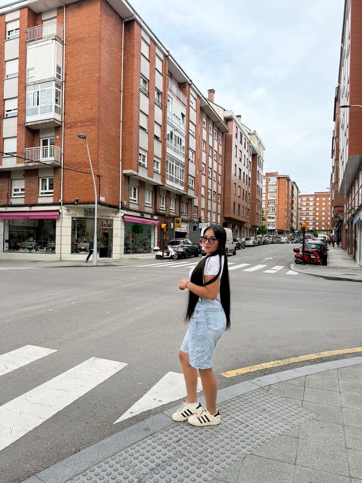 657247549 | CAMILA | Chica