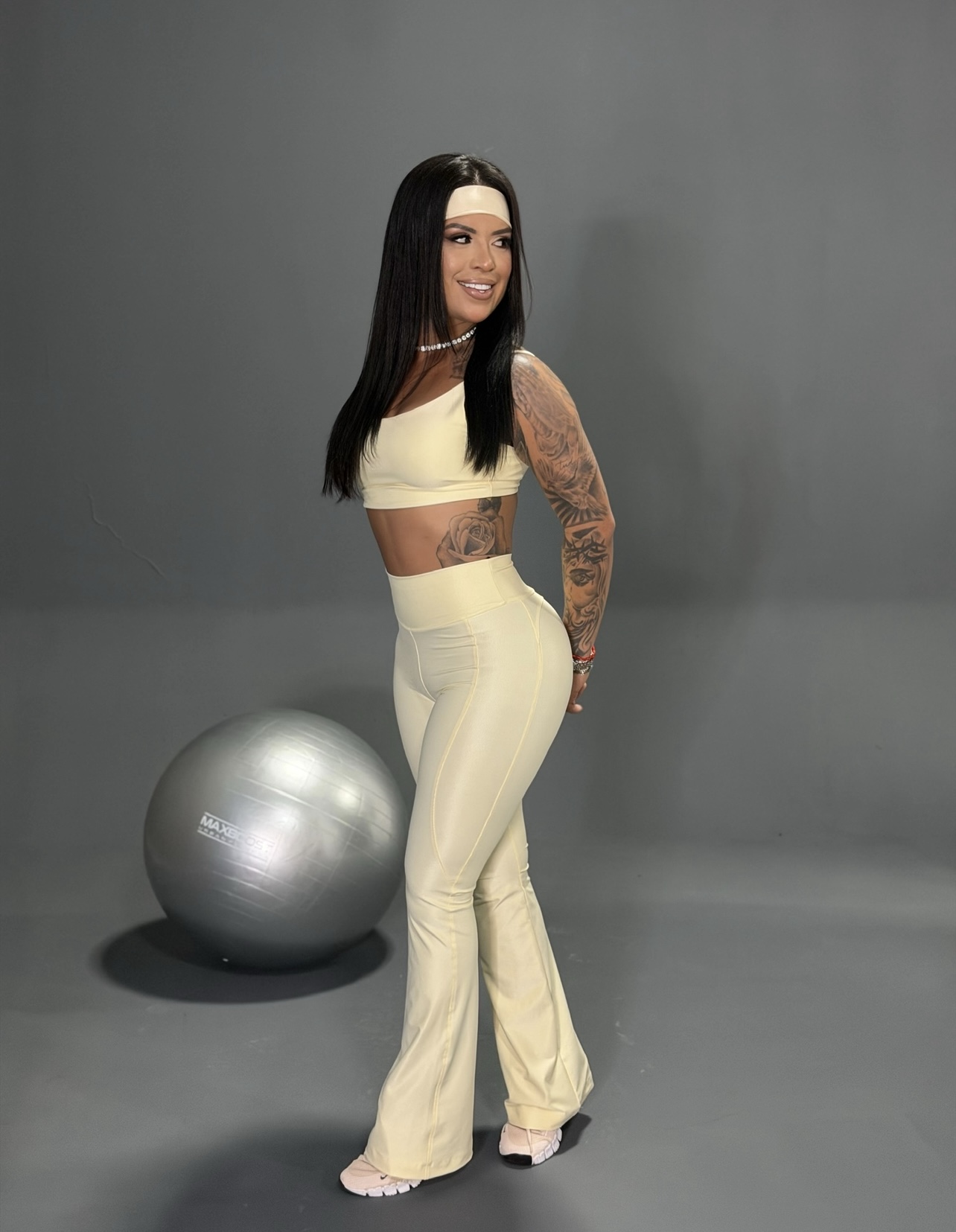 641632933 | BIANCA | Chica