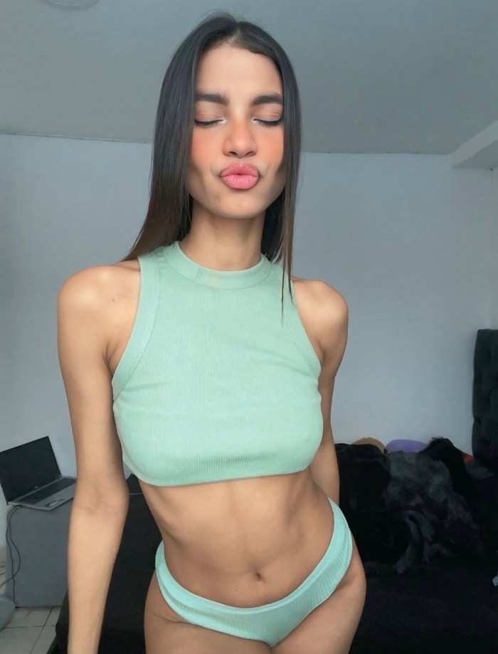 666928332 | MAY | Escort