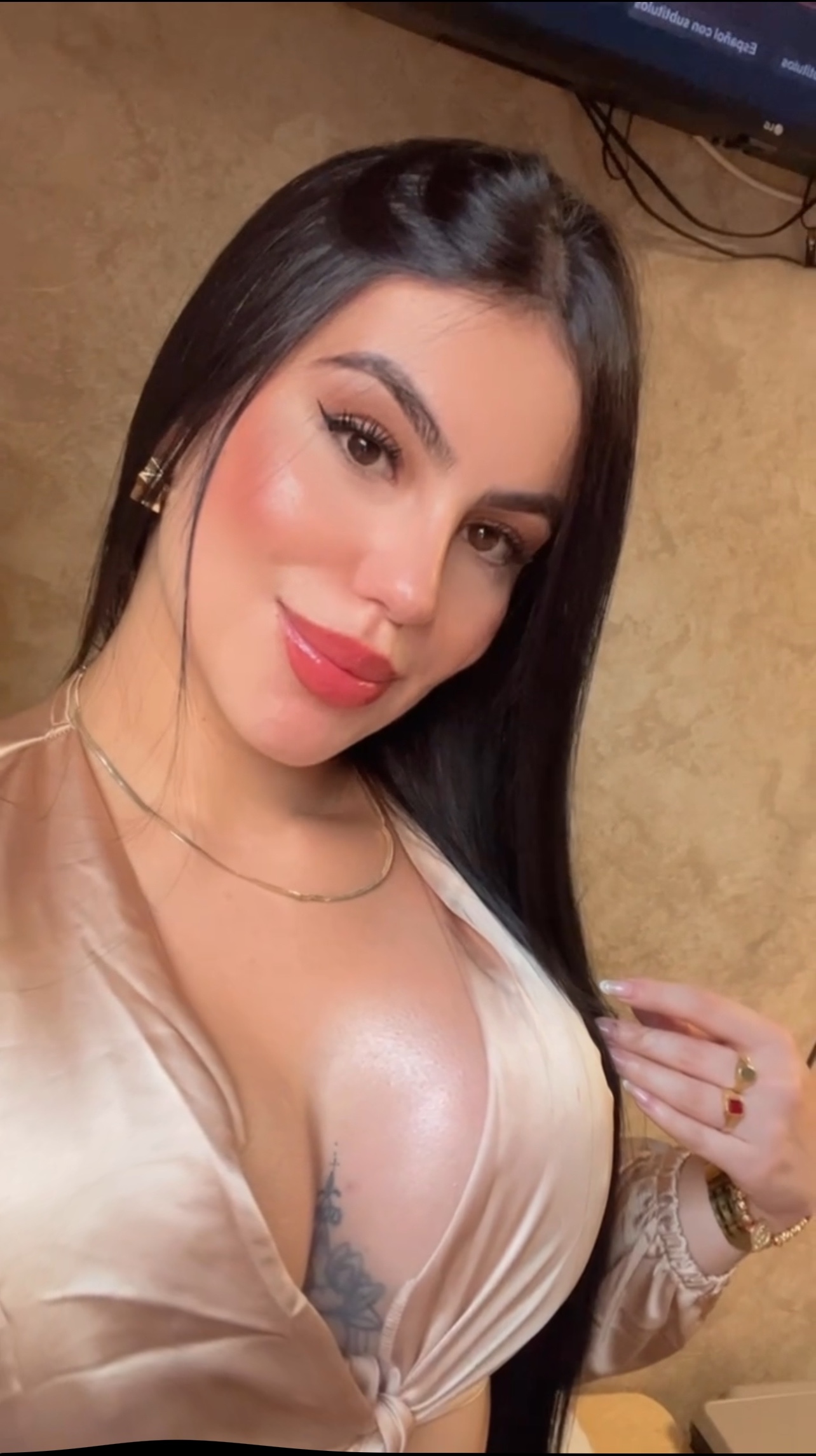 612217639 | KARINA | Chica