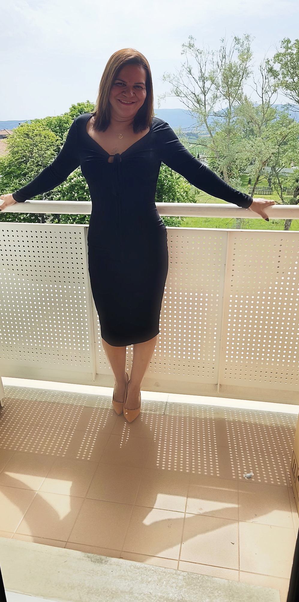 643594119 | KARLA | Chica