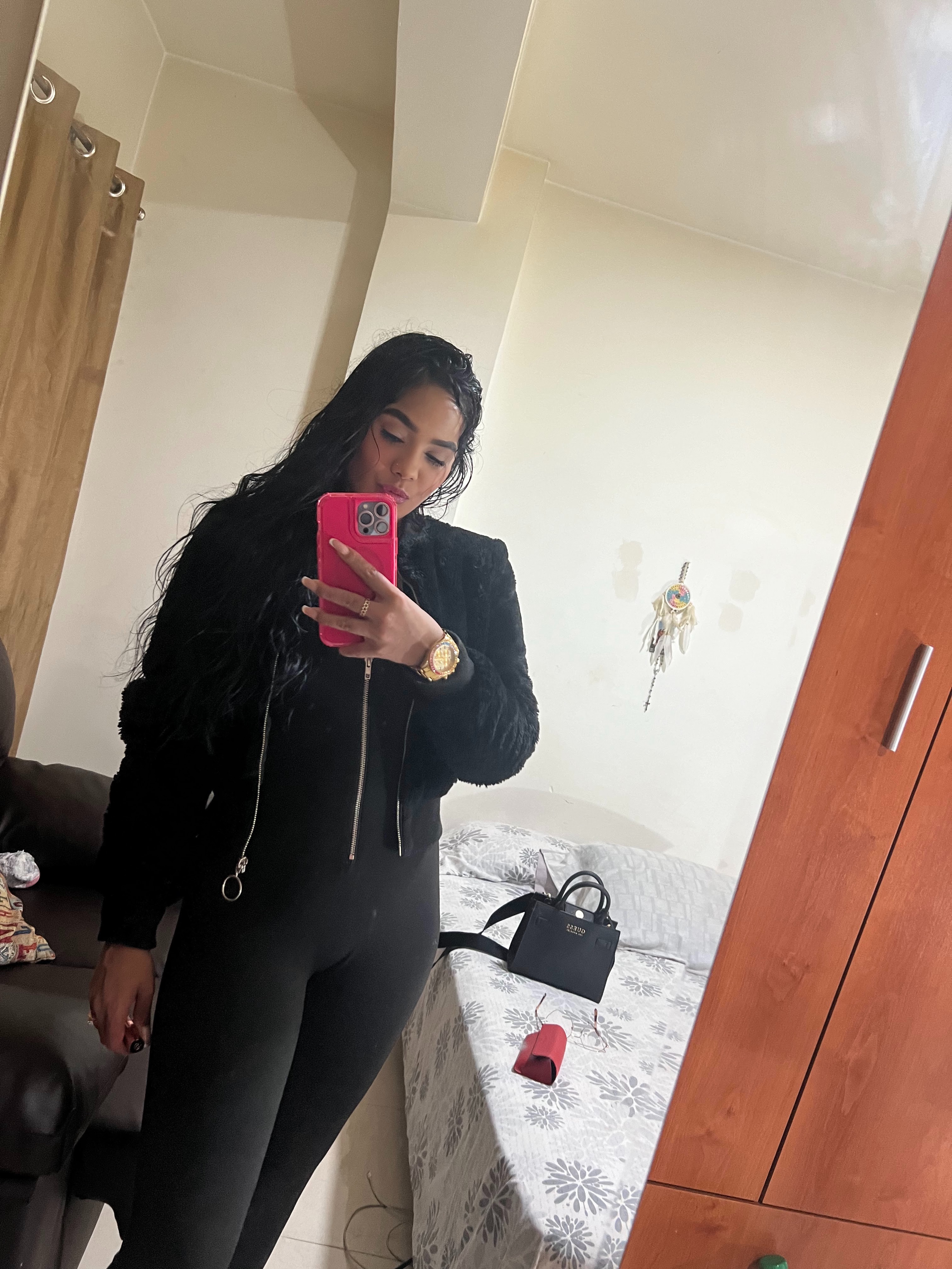 624320174 | SOPHIA | Chica