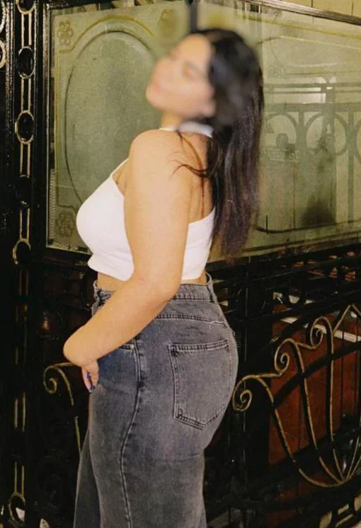 624521971 | LUCIA | Chica