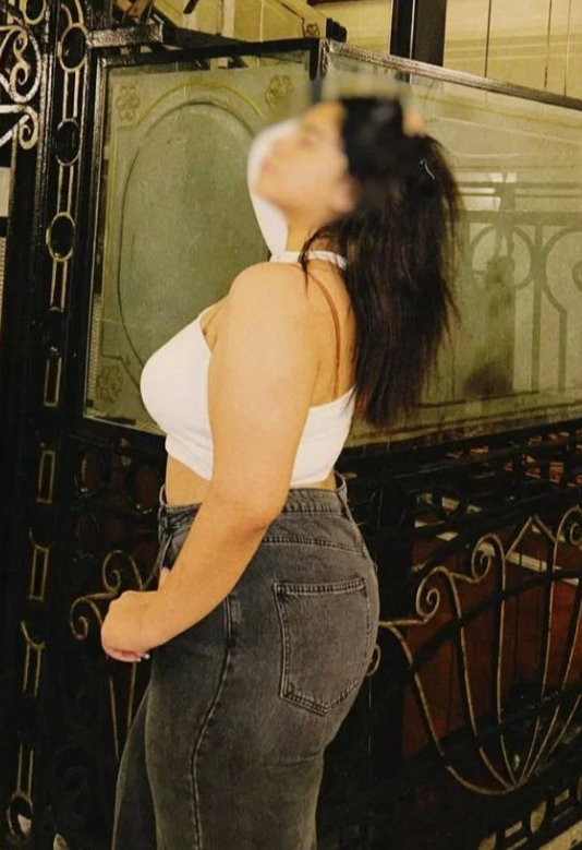 624521971 | LUCIA | Chica