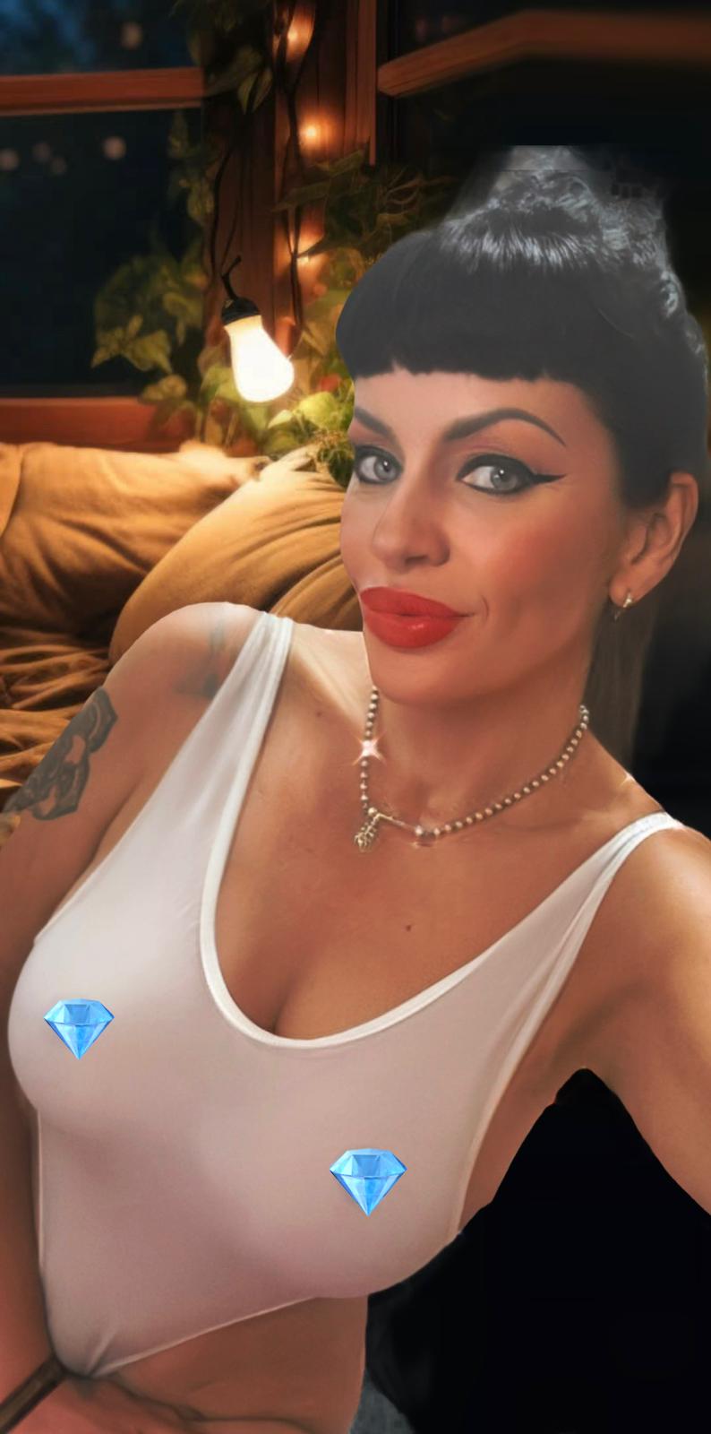 609885690 | ANABANANA | Chica