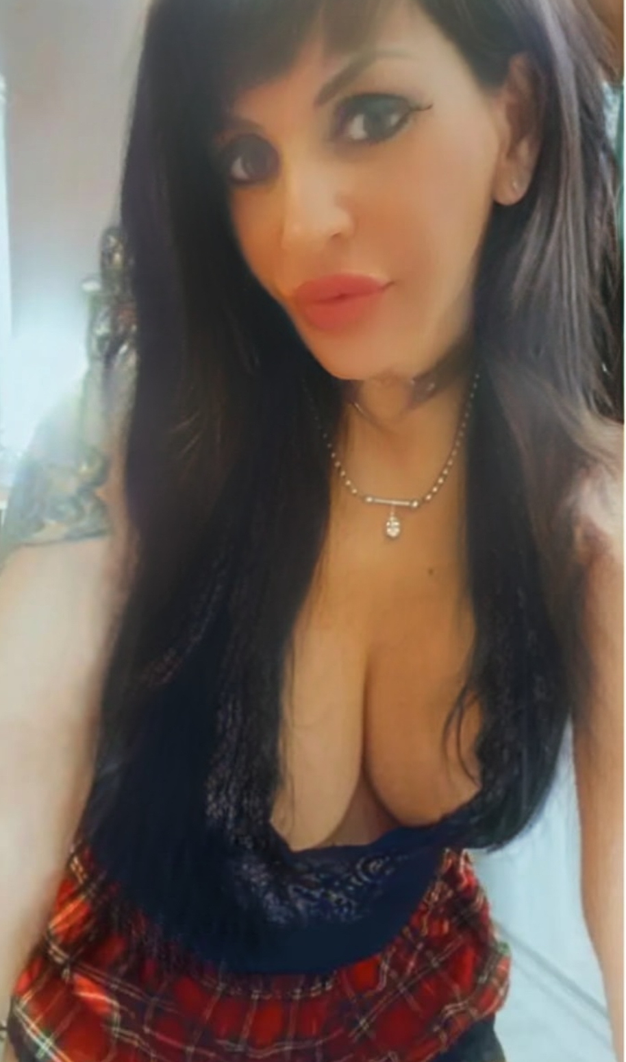 609885690 | ANABANANA | Chica