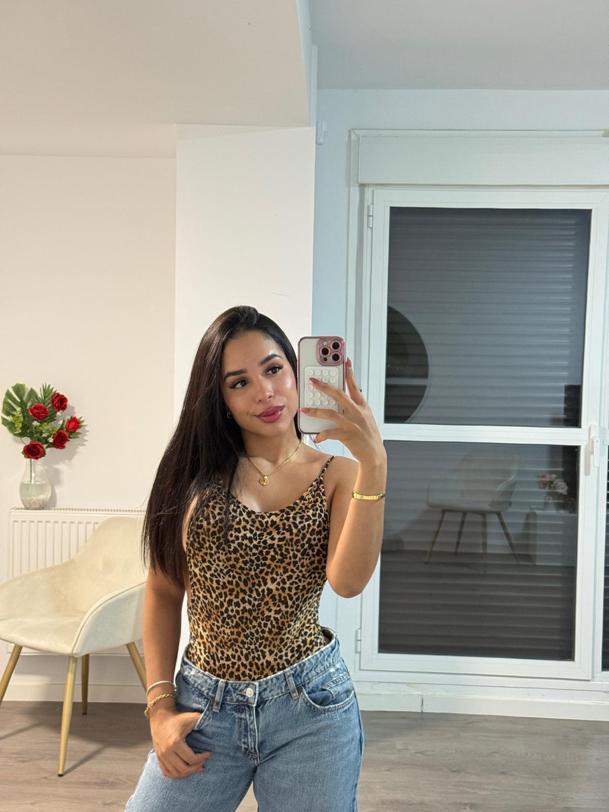 662056523 | PAULA | Chica