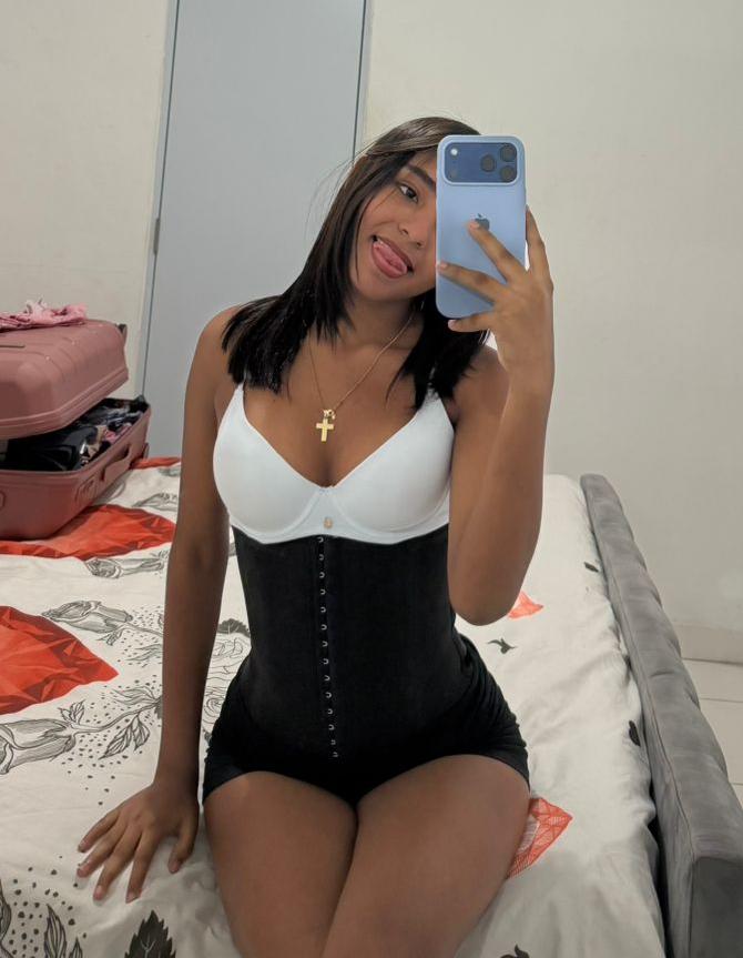 613857452 | PAMELA | Chica