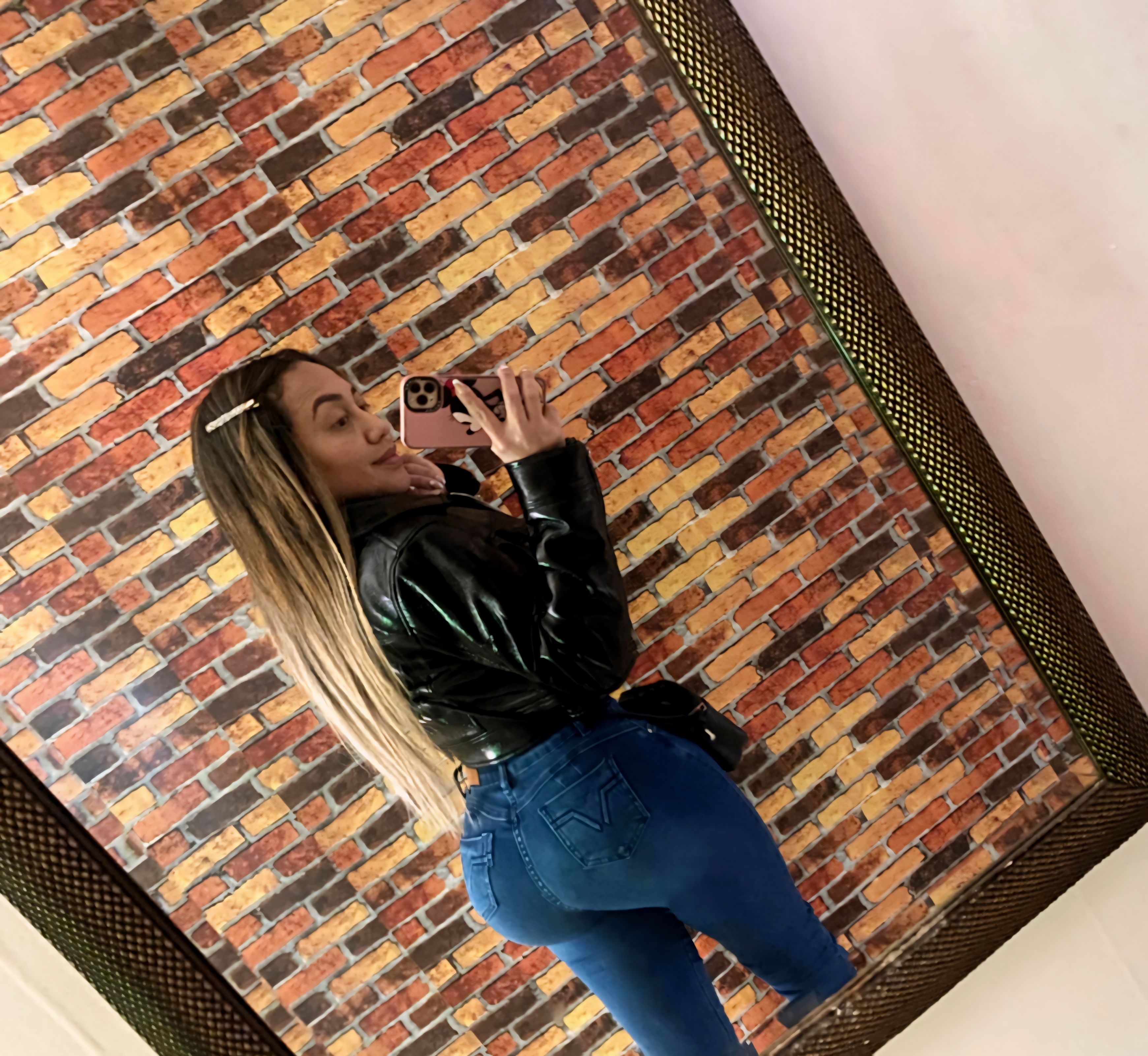 675969142 | JULIANA | Chica