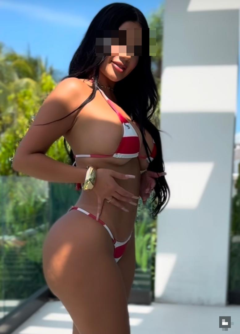 613554507 | ALEXA | Chica