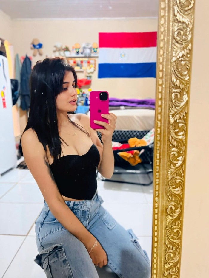 643215185 | SOFIA | Chica