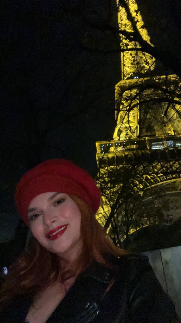 664543194 | LUNA | Chica