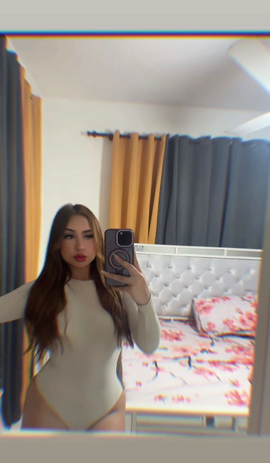 616283075 | HELEN | Chica