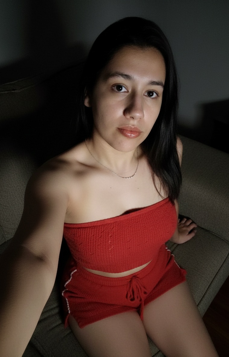 666476143 | LARA | Chica