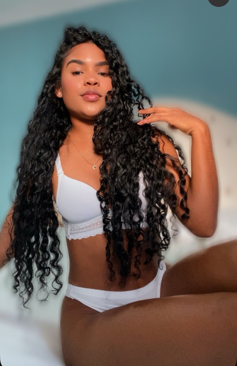 612439593 | ANYE | Chica