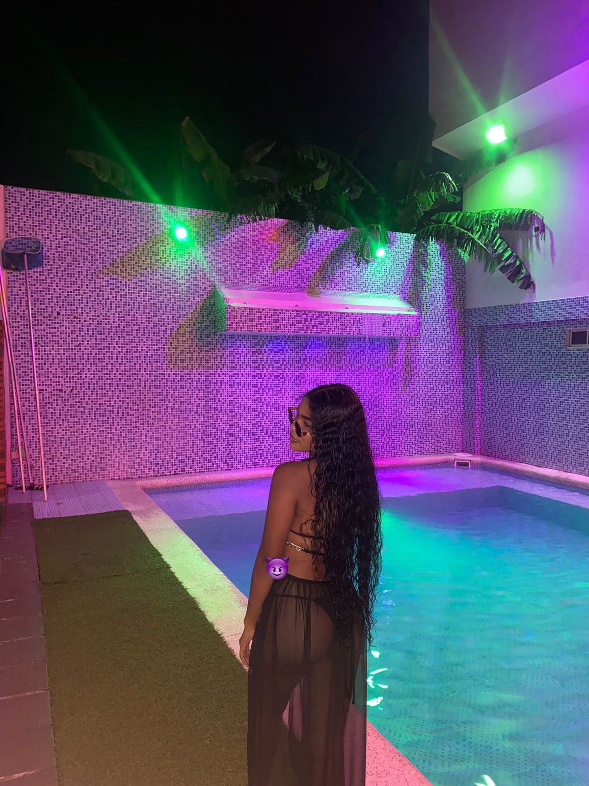 612439593 | ANYE | Chica